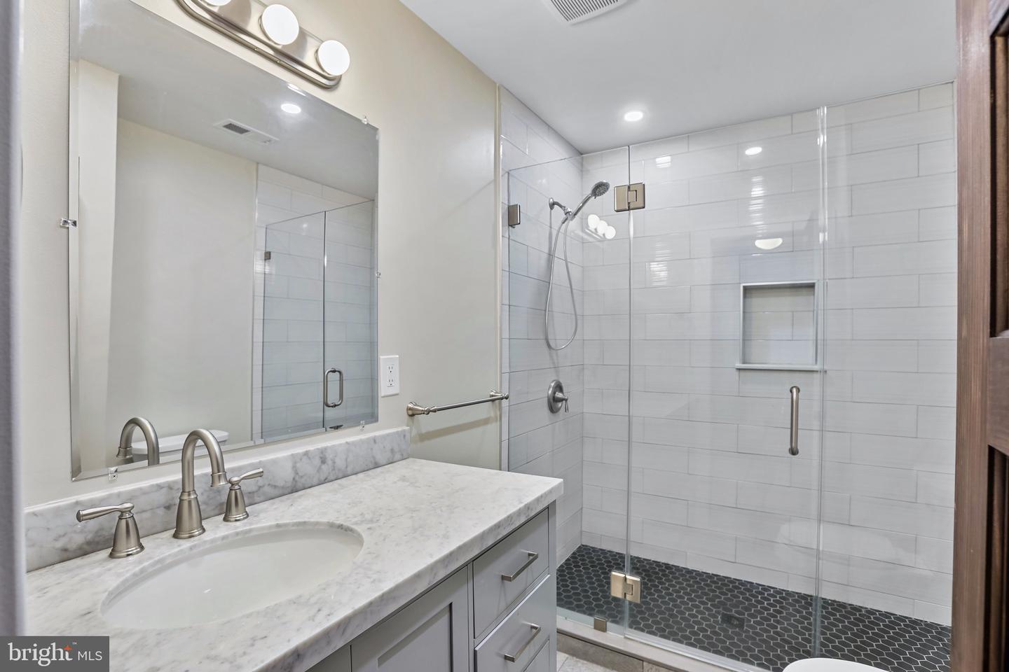 200 S ORCHARD DR, PURCELLVILLE, Virginia 20132, 4 Bedrooms Bedrooms, 12 Rooms Rooms,2 BathroomsBathrooms,Residential,For sale,200 S ORCHARD DR,VALO2114152 MLS # VALO2114152