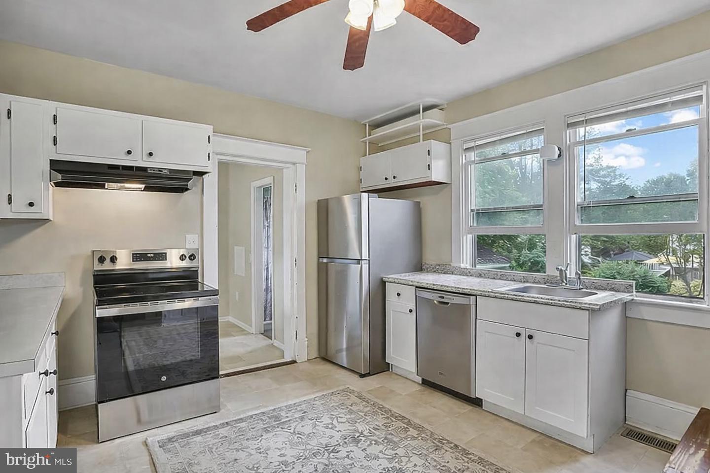 200 S ORCHARD DR, PURCELLVILLE, Virginia 20132, 4 Bedrooms Bedrooms, 12 Rooms Rooms,2 BathroomsBathrooms,Residential,For sale,200 S ORCHARD DR,VALO2114152 MLS # VALO2114152