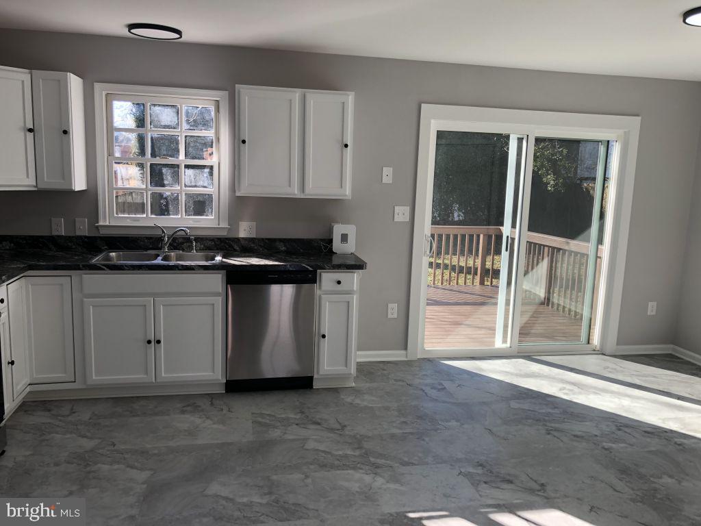 19 W GERMAIN ST, WINCHESTER, Virginia 22601, 3 Bedrooms Bedrooms, ,1 BathroomBathrooms,Residential,For sale,19 W GERMAIN ST,VAWI2009802 MLS # VAWI2009802