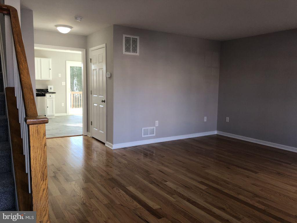 19 W GERMAIN ST, WINCHESTER, Virginia 22601, 3 Bedrooms Bedrooms, ,1 BathroomBathrooms,Residential,For sale,19 W GERMAIN ST,VAWI2009802 MLS # VAWI2009802