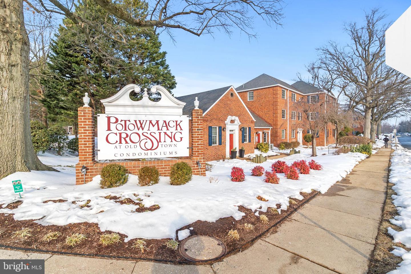 1602 W ABINGDON DR #201, ALEXANDRIA, Virginia 22314, 1 Bedroom Bedrooms, ,1 BathroomBathrooms,Residential,For sale,1602 W ABINGDON DR #201,VAAX2053314 MLS # VAAX2053314 1602 W ABINGDON DR #201, ALEXANDRIA, Virginia 22314, 1 Bedroom Bedrooms, ,1 BathroomBathrooms,Residential,For sale,1602 W ABINGDON DR #201,VAAX2053314 MLS # VAAX2053314