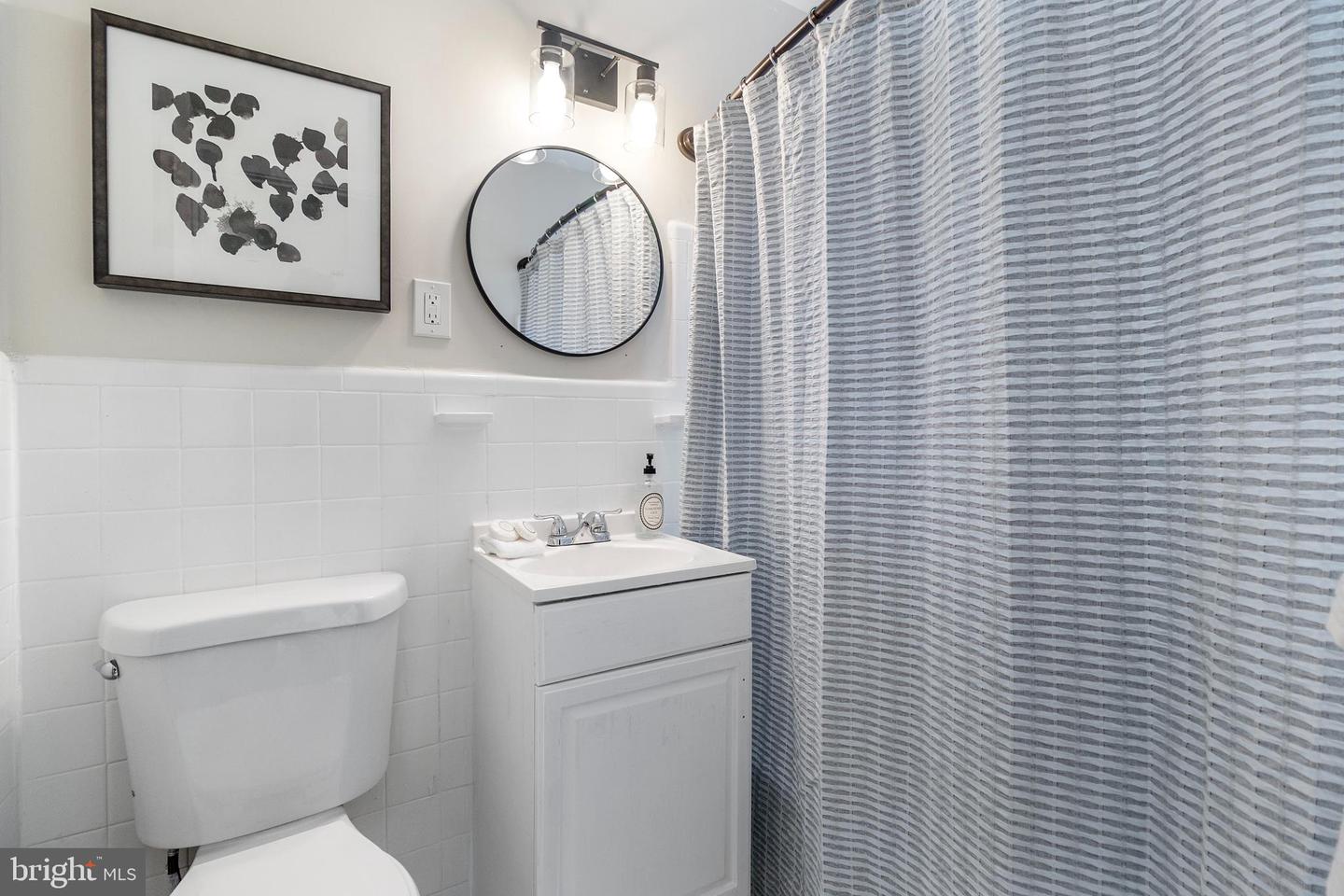 1602 W ABINGDON DR #201, ALEXANDRIA, Virginia 22314, 1 Bedroom Bedrooms, ,1 BathroomBathrooms,Residential,For sale,1602 W ABINGDON DR #201,VAAX2053314 MLS # VAAX2053314 1602 W ABINGDON DR #201, ALEXANDRIA, Virginia 22314, 1 Bedroom Bedrooms, ,1 BathroomBathrooms,Residential,For sale,1602 W ABINGDON DR #201,VAAX2053314 MLS # VAAX2053314