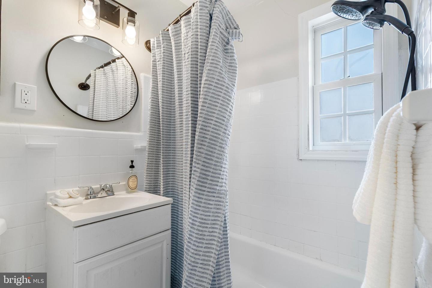 1602 W ABINGDON DR #201, ALEXANDRIA, Virginia 22314, 1 Bedroom Bedrooms, ,1 BathroomBathrooms,Residential,For sale,1602 W ABINGDON DR #201,VAAX2053314 MLS # VAAX2053314 1602 W ABINGDON DR #201, ALEXANDRIA, Virginia 22314, 1 Bedroom Bedrooms, ,1 BathroomBathrooms,Residential,For sale,1602 W ABINGDON DR #201,VAAX2053314 MLS # VAAX2053314