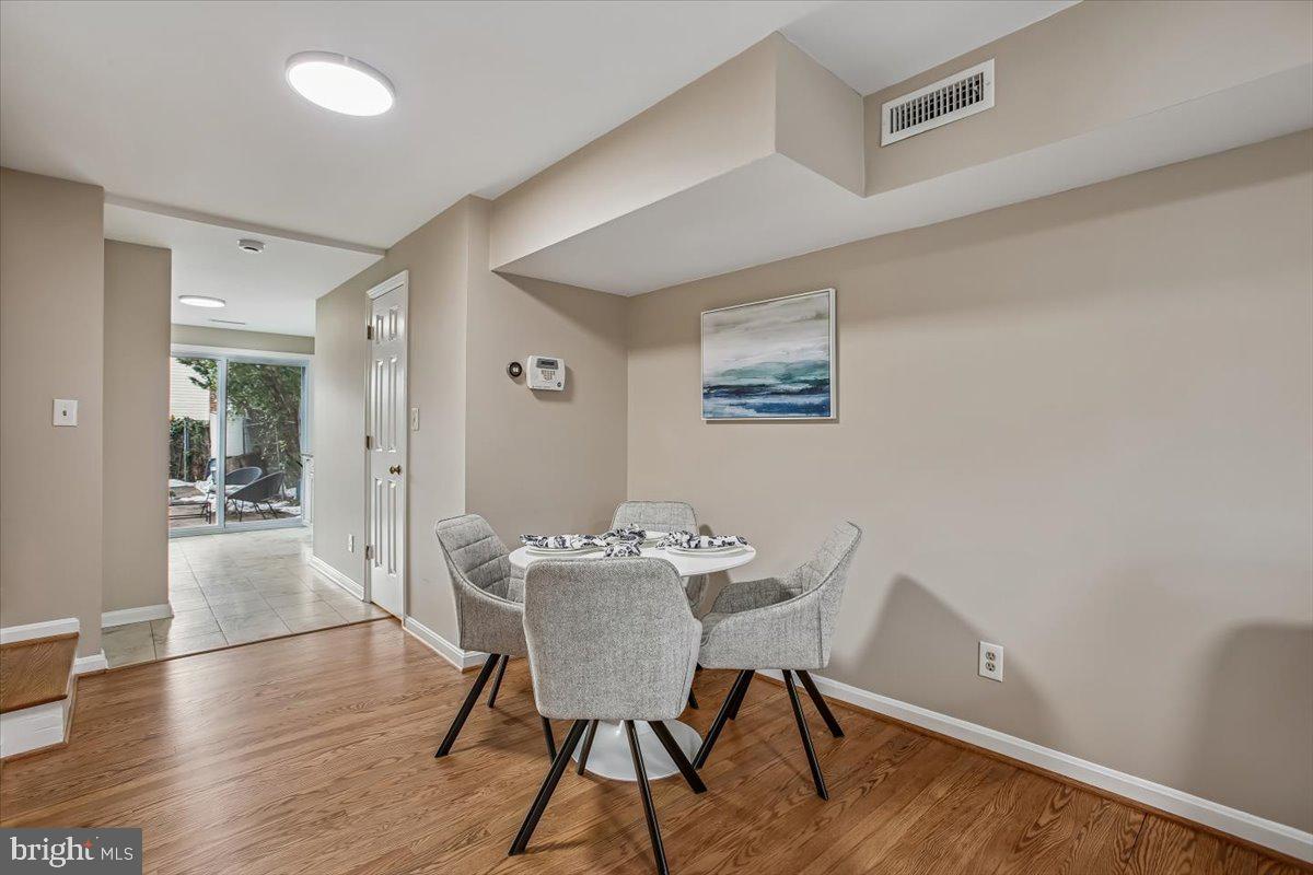 1118 PRINCESS ST, ALEXANDRIA, Virginia 22314, 2 Bedrooms Bedrooms, ,1 BathroomBathrooms,Residential,For sale,1118 PRINCESS ST,VAAX2053328 MLS # VAAX2053328