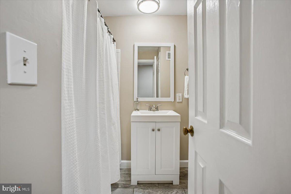 1118 PRINCESS ST, ALEXANDRIA, Virginia 22314, 2 Bedrooms Bedrooms, ,1 BathroomBathrooms,Residential,For sale,1118 PRINCESS ST,VAAX2053328 MLS # VAAX2053328