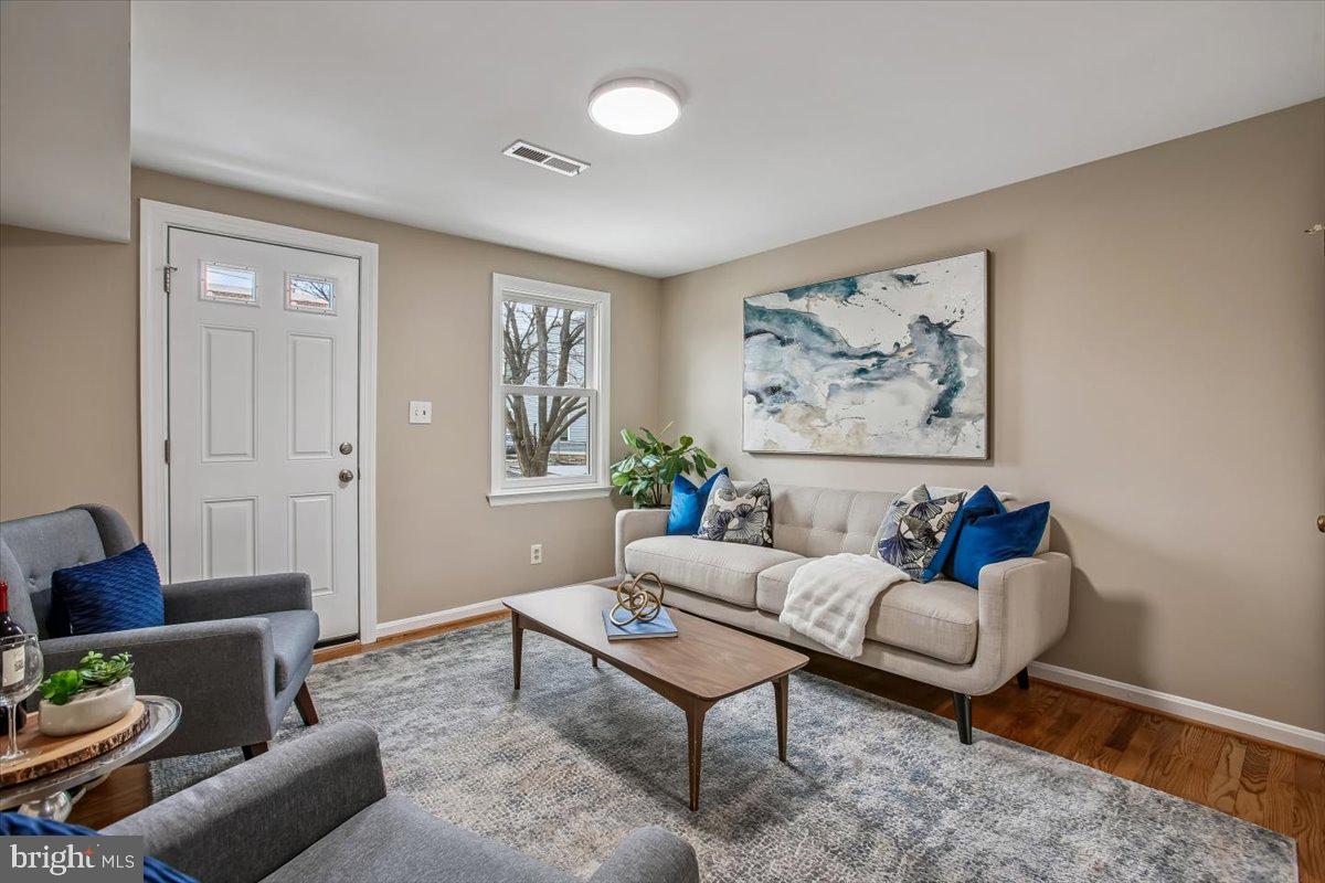 1118 PRINCESS ST, ALEXANDRIA, Virginia 22314, 2 Bedrooms Bedrooms, ,1 BathroomBathrooms,Residential,For sale,1118 PRINCESS ST,VAAX2053328 MLS # VAAX2053328