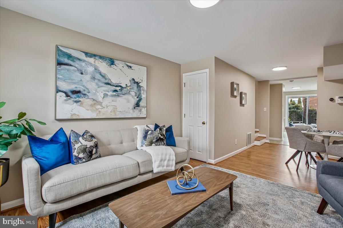 1118 PRINCESS ST, ALEXANDRIA, Virginia 22314, 2 Bedrooms Bedrooms, ,1 BathroomBathrooms,Residential,For sale,1118 PRINCESS ST,VAAX2053328 MLS # VAAX2053328