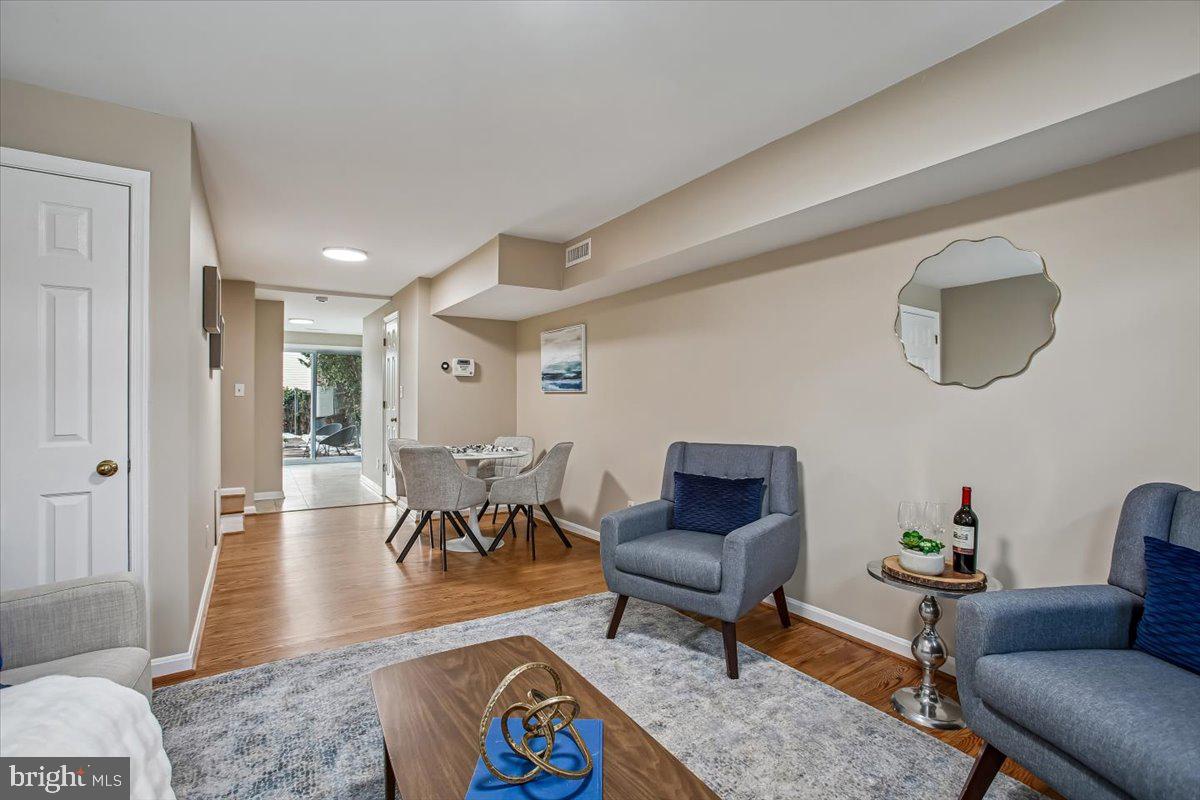 1118 PRINCESS ST, ALEXANDRIA, Virginia 22314, 2 Bedrooms Bedrooms, ,1 BathroomBathrooms,Residential,For sale,1118 PRINCESS ST,VAAX2053328 MLS # VAAX2053328