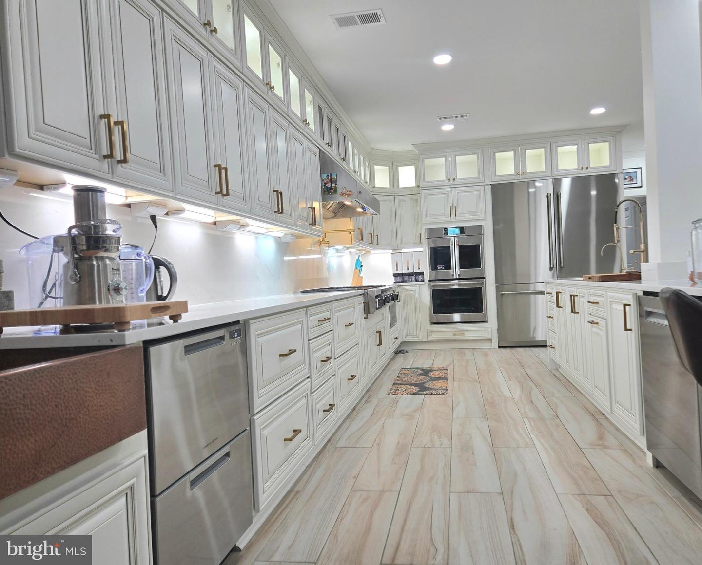 4702 LEIGHFIELD VALLEY DR, CHANTILLY, Virginia 20151, 5 Bedrooms Bedrooms, ,5 BathroomsBathrooms,Residential,For sale,4702 LEIGHFIELD VALLEY DR,VAFX2287164 MLS # VAFX2287164