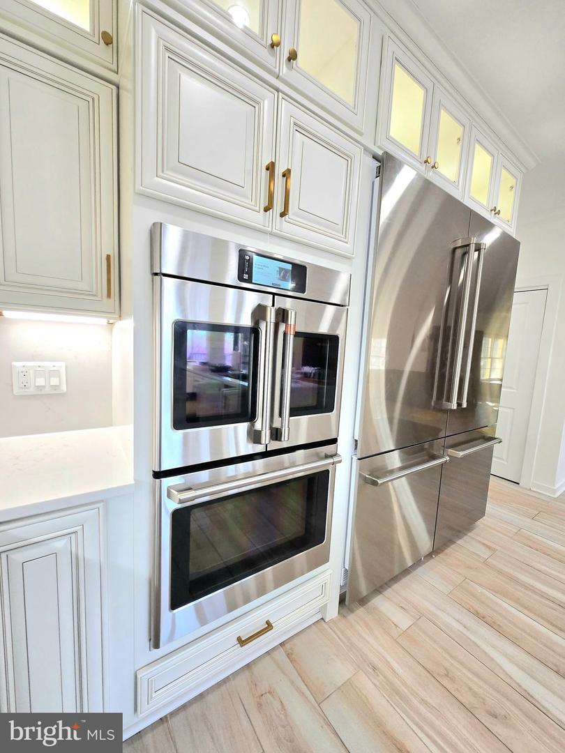 4702 LEIGHFIELD VALLEY DR, CHANTILLY, Virginia 20151, 5 Bedrooms Bedrooms, ,5 BathroomsBathrooms,Residential,For sale,4702 LEIGHFIELD VALLEY DR,VAFX2287164 MLS # VAFX2287164