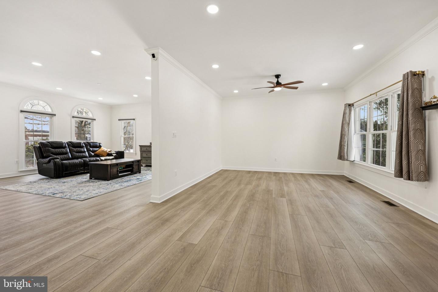 4702 LEIGHFIELD VALLEY DR, CHANTILLY, Virginia 20151, 5 Bedrooms Bedrooms, ,5 BathroomsBathrooms,Residential,For sale,4702 LEIGHFIELD VALLEY DR,VAFX2287164 MLS # VAFX2287164