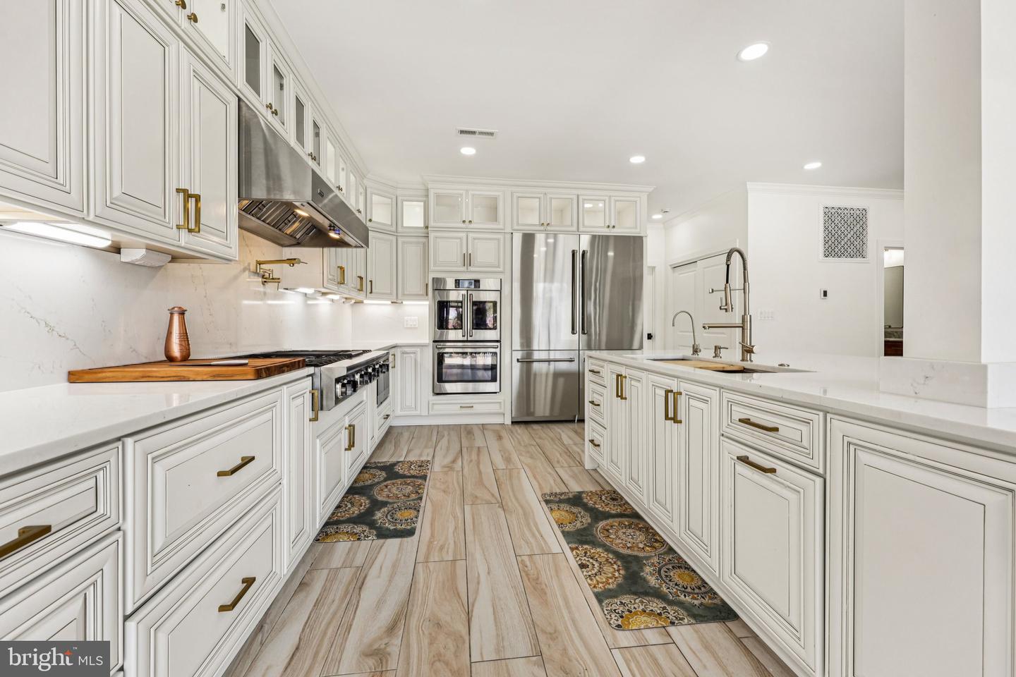 4702 LEIGHFIELD VALLEY DR, CHANTILLY, Virginia 20151, 5 Bedrooms Bedrooms, ,5 BathroomsBathrooms,Residential,For sale,4702 LEIGHFIELD VALLEY DR,VAFX2287164 MLS # VAFX2287164