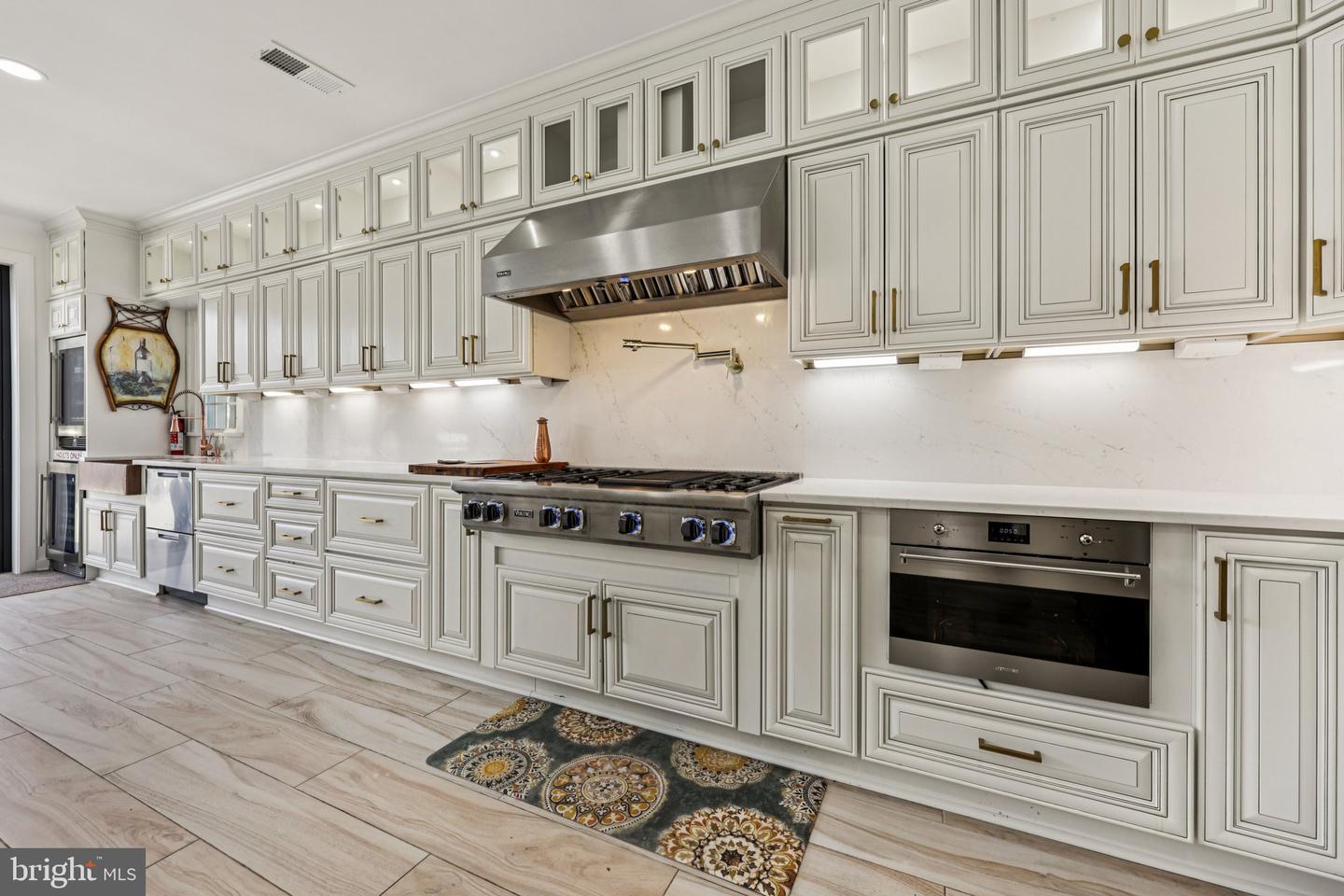 4702 LEIGHFIELD VALLEY DR, CHANTILLY, Virginia 20151, 5 Bedrooms Bedrooms, ,5 BathroomsBathrooms,Residential,For sale,4702 LEIGHFIELD VALLEY DR,VAFX2287164 MLS # VAFX2287164