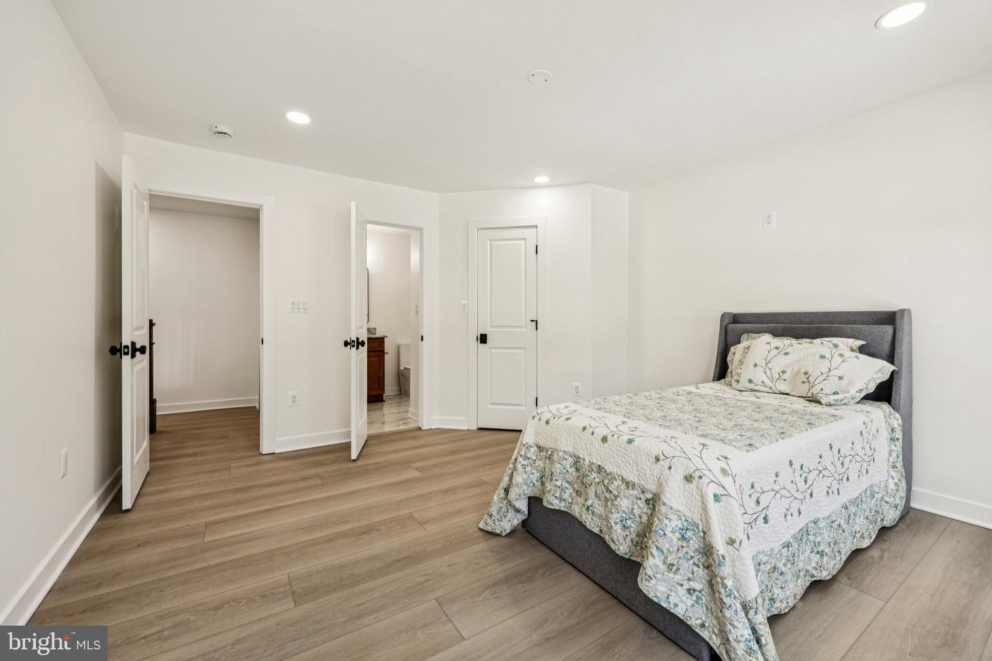 4702 LEIGHFIELD VALLEY DR, CHANTILLY, Virginia 20151, 5 Bedrooms Bedrooms, ,5 BathroomsBathrooms,Residential,For sale,4702 LEIGHFIELD VALLEY DR,VAFX2287164 MLS # VAFX2287164