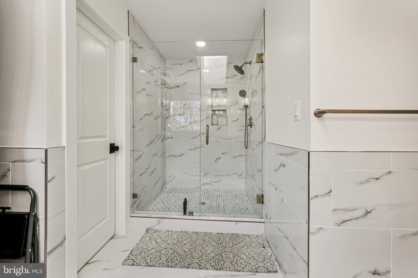 4702 LEIGHFIELD VALLEY DR, CHANTILLY, Virginia 20151, 5 Bedrooms Bedrooms, ,5 BathroomsBathrooms,Residential,For sale,4702 LEIGHFIELD VALLEY DR,VAFX2287164 MLS # VAFX2287164