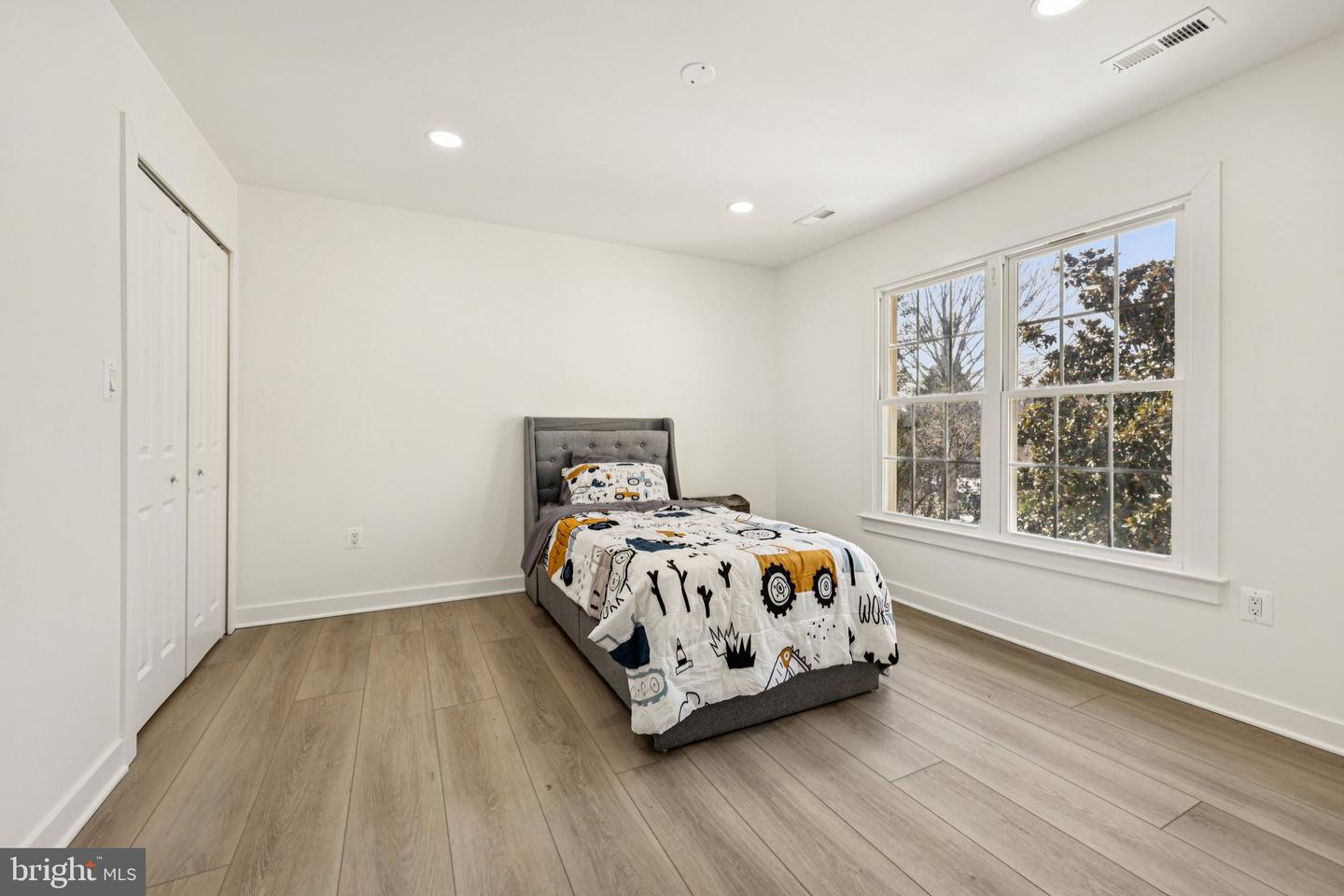 4702 LEIGHFIELD VALLEY DR, CHANTILLY, Virginia 20151, 5 Bedrooms Bedrooms, ,5 BathroomsBathrooms,Residential,For sale,4702 LEIGHFIELD VALLEY DR,VAFX2287164 MLS # VAFX2287164