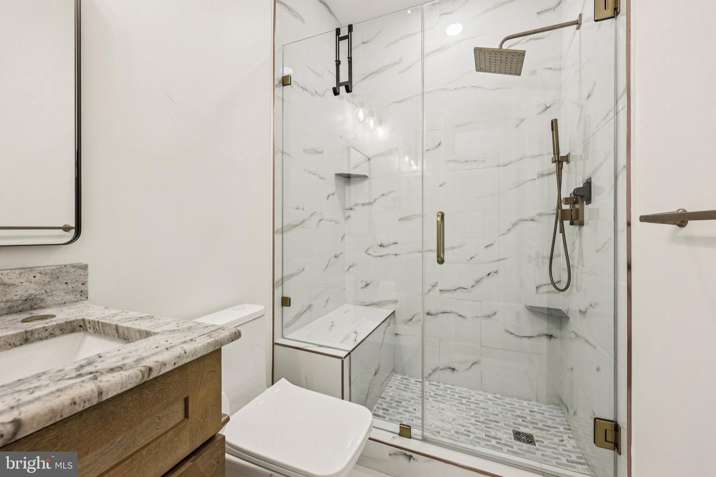 4702 LEIGHFIELD VALLEY DR, CHANTILLY, Virginia 20151, 5 Bedrooms Bedrooms, ,5 BathroomsBathrooms,Residential,For sale,4702 LEIGHFIELD VALLEY DR,VAFX2287164 MLS # VAFX2287164