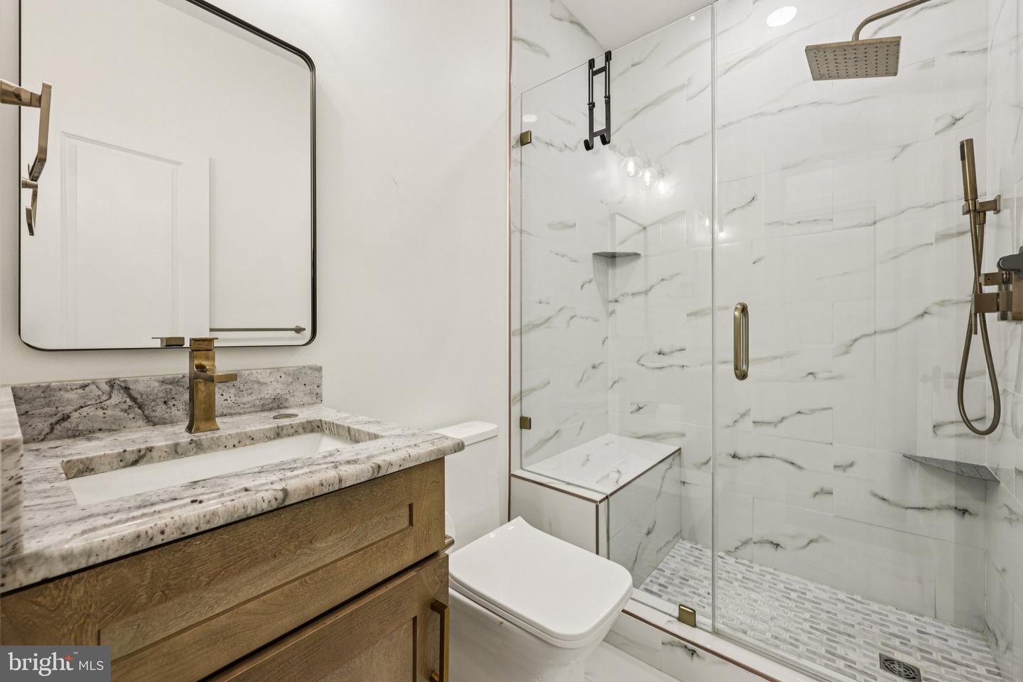 4702 LEIGHFIELD VALLEY DR, CHANTILLY, Virginia 20151, 5 Bedrooms Bedrooms, ,5 BathroomsBathrooms,Residential,For sale,4702 LEIGHFIELD VALLEY DR,VAFX2287164 MLS # VAFX2287164