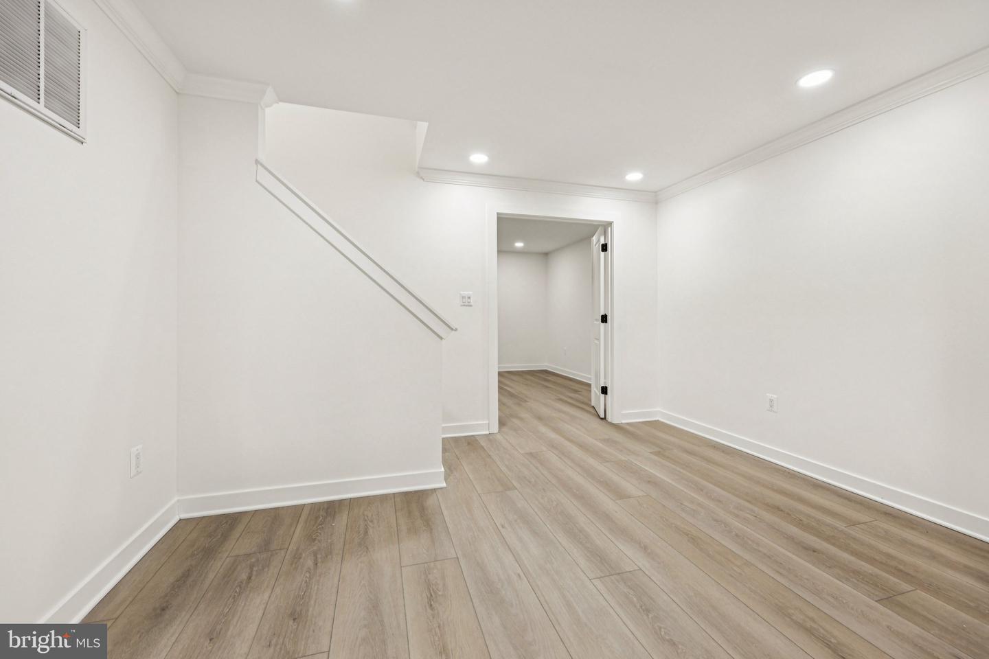 4702 LEIGHFIELD VALLEY DR, CHANTILLY, Virginia 20151, 5 Bedrooms Bedrooms, ,5 BathroomsBathrooms,Residential,For sale,4702 LEIGHFIELD VALLEY DR,VAFX2287164 MLS # VAFX2287164