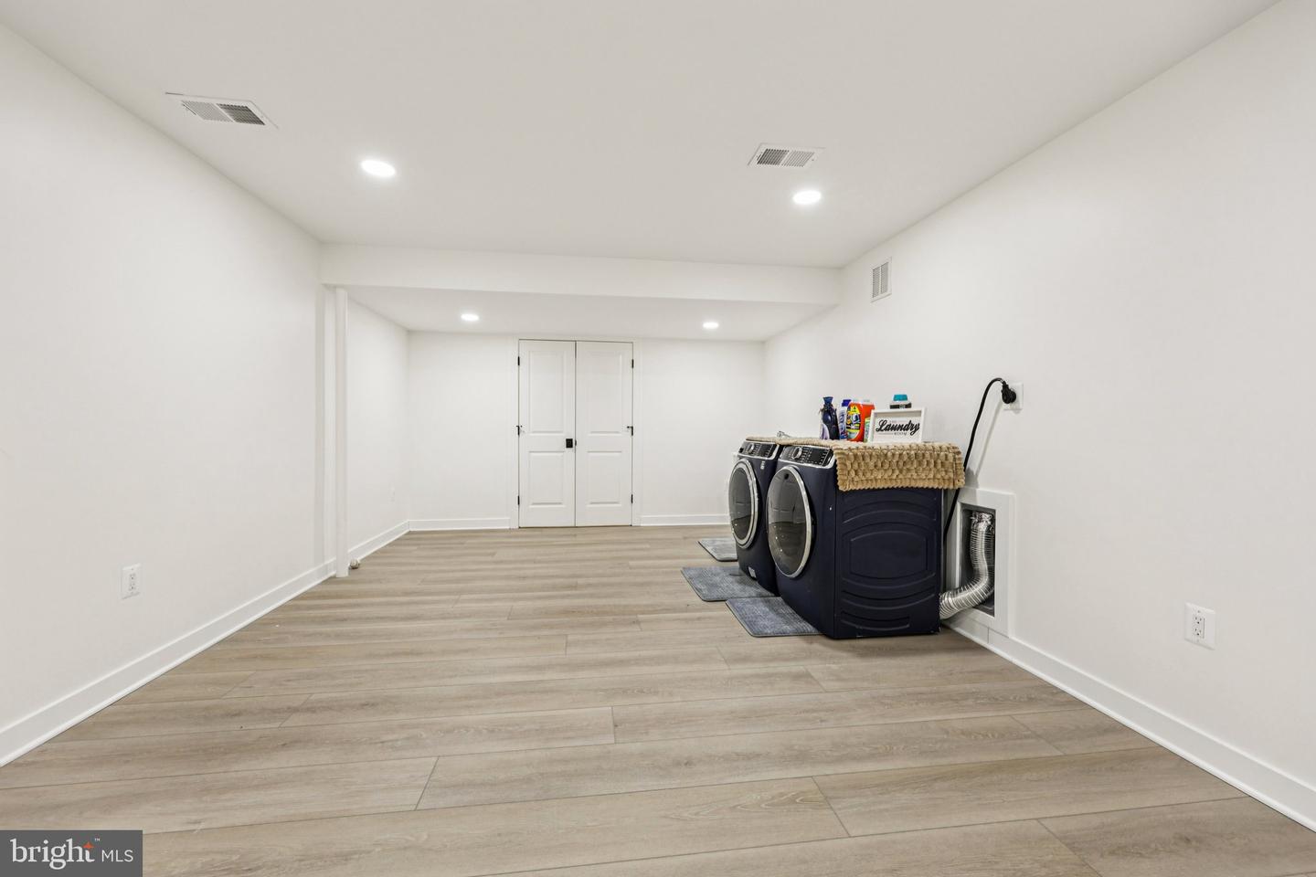 4702 LEIGHFIELD VALLEY DR, CHANTILLY, Virginia 20151, 5 Bedrooms Bedrooms, ,5 BathroomsBathrooms,Residential,For sale,4702 LEIGHFIELD VALLEY DR,VAFX2287164 MLS # VAFX2287164