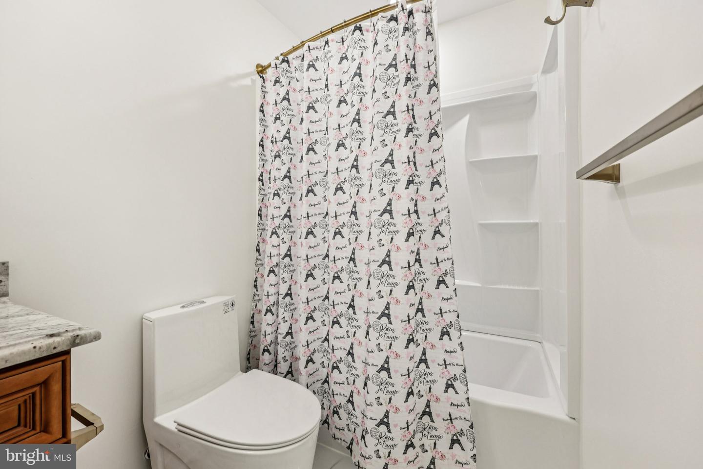 4702 LEIGHFIELD VALLEY DR, CHANTILLY, Virginia 20151, 5 Bedrooms Bedrooms, ,5 BathroomsBathrooms,Residential,For sale,4702 LEIGHFIELD VALLEY DR,VAFX2287164 MLS # VAFX2287164