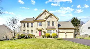 4702 LEIGHFIELD VALLEY DR, CHANTILLY, Virginia 20151, 5 Bedrooms Bedrooms, ,5 BathroomsBathrooms,Residential,For sale,4702 LEIGHFIELD VALLEY DR,VAFX2287164 MLS # VAFX2287164