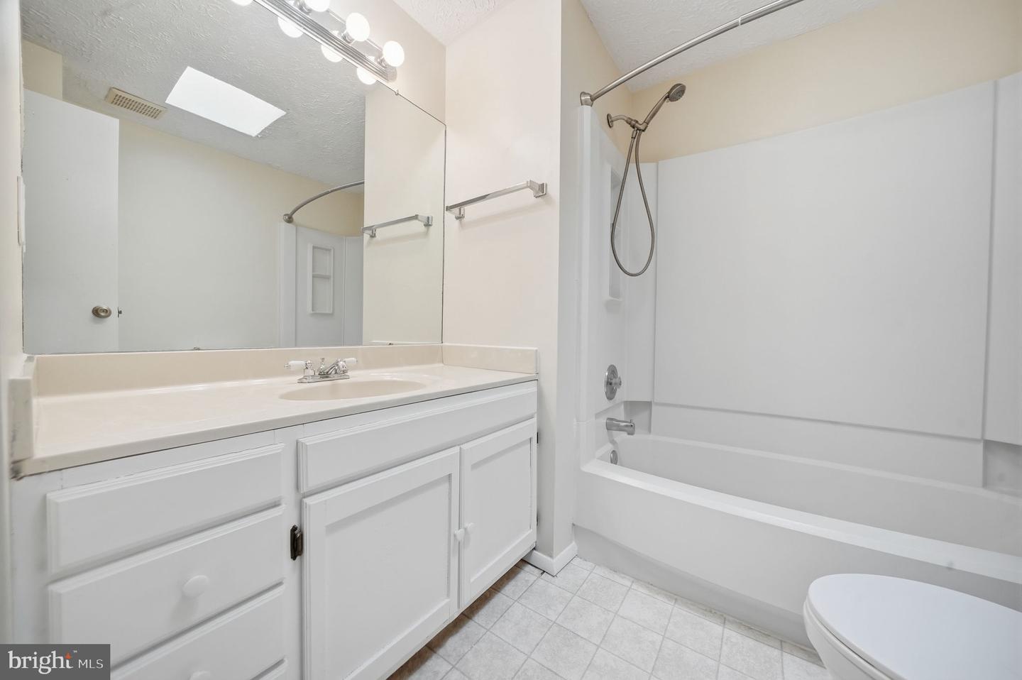 8303 WHITE STAR CT, SPRINGFIELD, Virginia 22153, 4 Bedrooms Bedrooms, ,3 BathroomsBathrooms,Residential,For sale,8303 WHITE STAR CT,VAFX2287170 MLS # VAFX2287170