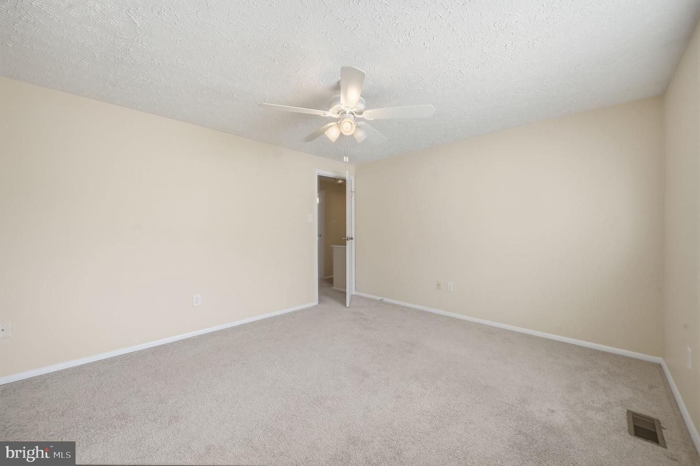 8303 WHITE STAR CT, SPRINGFIELD, Virginia 22153, 4 Bedrooms Bedrooms, ,3 BathroomsBathrooms,Residential,For sale,8303 WHITE STAR CT,VAFX2287170 MLS # VAFX2287170