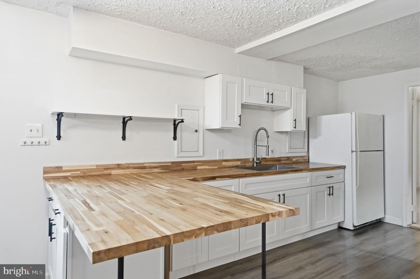 8303 WHITE STAR CT, SPRINGFIELD, Virginia 22153, 4 Bedrooms Bedrooms, ,3 BathroomsBathrooms,Residential,For sale,8303 WHITE STAR CT,VAFX2287170 MLS # VAFX2287170