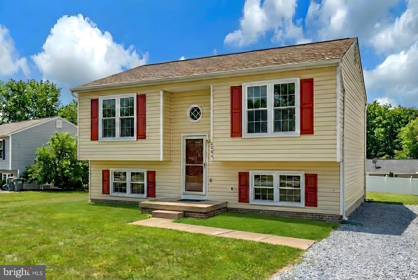 8006 BLOSSOM WOOD CT, FREDERICKSBURG, Virginia 22407, 3 Bedrooms Bedrooms, ,2 BathroomsBathrooms,Residential,For sale,8006 BLOSSOM WOOD CT,VASP2038848 MLS # VASP2038848