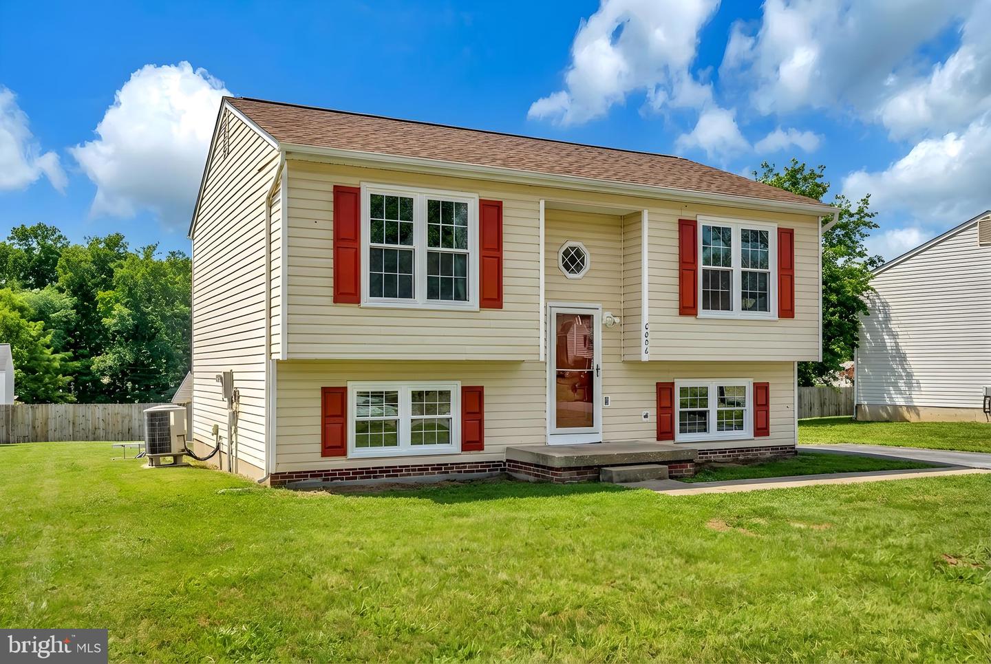 8006 BLOSSOM WOOD CT, FREDERICKSBURG, Virginia 22407, 3 Bedrooms Bedrooms, ,2 BathroomsBathrooms,Residential,For sale,8006 BLOSSOM WOOD CT,VASP2038848 MLS # VASP2038848