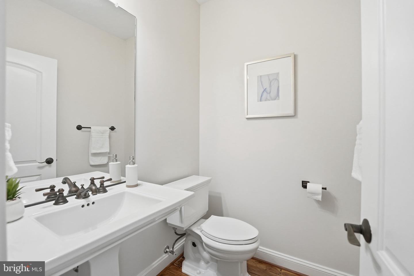 2905 HIBBARD ST, OAKTON, Virginia 22124, 5 Bedrooms Bedrooms, ,4 BathroomsBathrooms,Residential,For sale,2905 HIBBARD ST,VAFX2287490 MLS # VAFX2287490