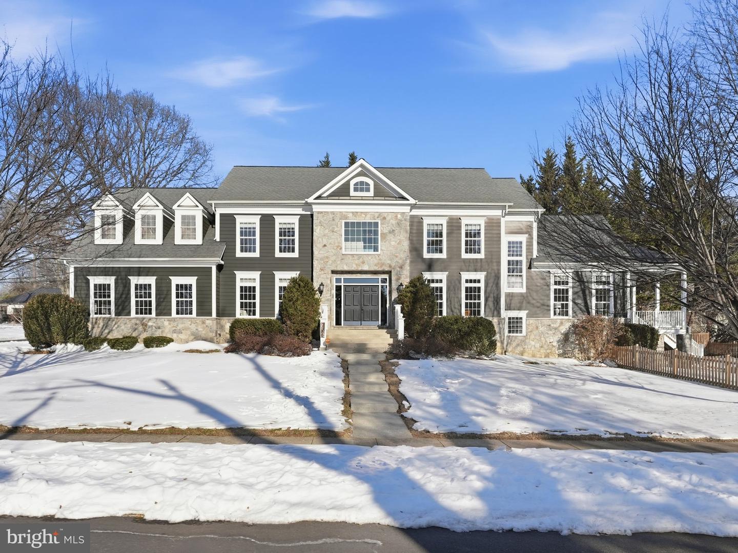 2905 HIBBARD ST, OAKTON, Virginia 22124, 5 Bedrooms Bedrooms, ,4 BathroomsBathrooms,Residential,For sale,2905 HIBBARD ST,VAFX2287490 MLS # VAFX2287490