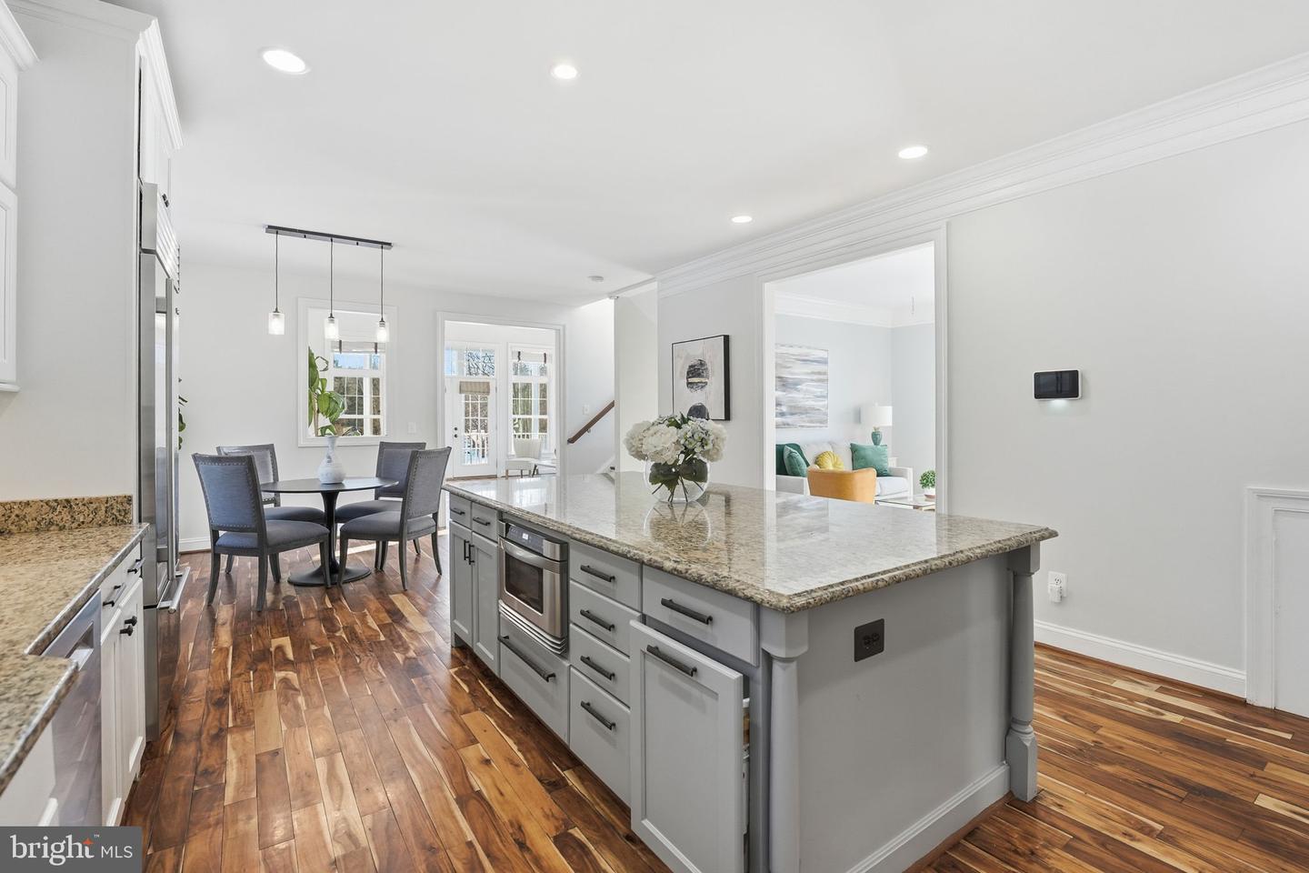 2905 HIBBARD ST, OAKTON, Virginia 22124, 5 Bedrooms Bedrooms, ,4 BathroomsBathrooms,Residential,For sale,2905 HIBBARD ST,VAFX2287490 MLS # VAFX2287490