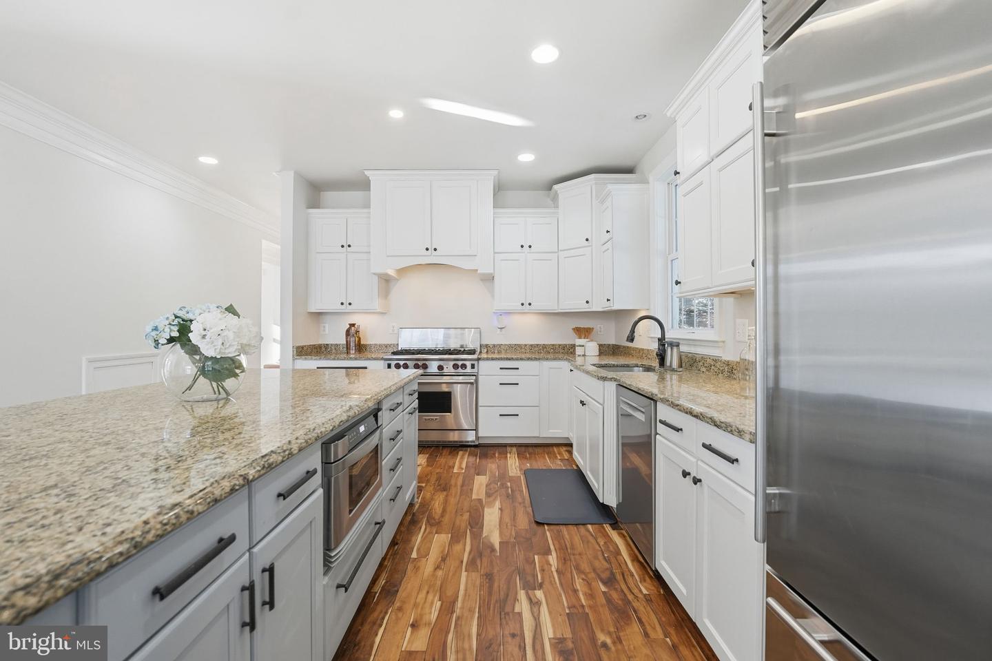 2905 HIBBARD ST, OAKTON, Virginia 22124, 5 Bedrooms Bedrooms, ,4 BathroomsBathrooms,Residential,For sale,2905 HIBBARD ST,VAFX2287490 MLS # VAFX2287490