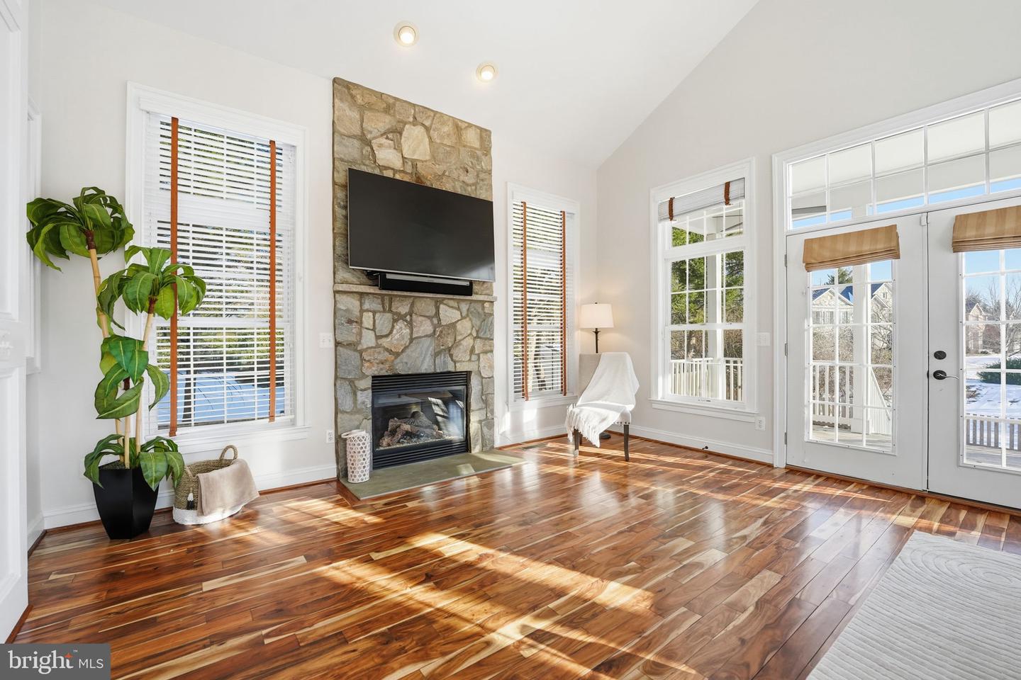 2905 HIBBARD ST, OAKTON, Virginia 22124, 5 Bedrooms Bedrooms, ,4 BathroomsBathrooms,Residential,For sale,2905 HIBBARD ST,VAFX2287490 MLS # VAFX2287490