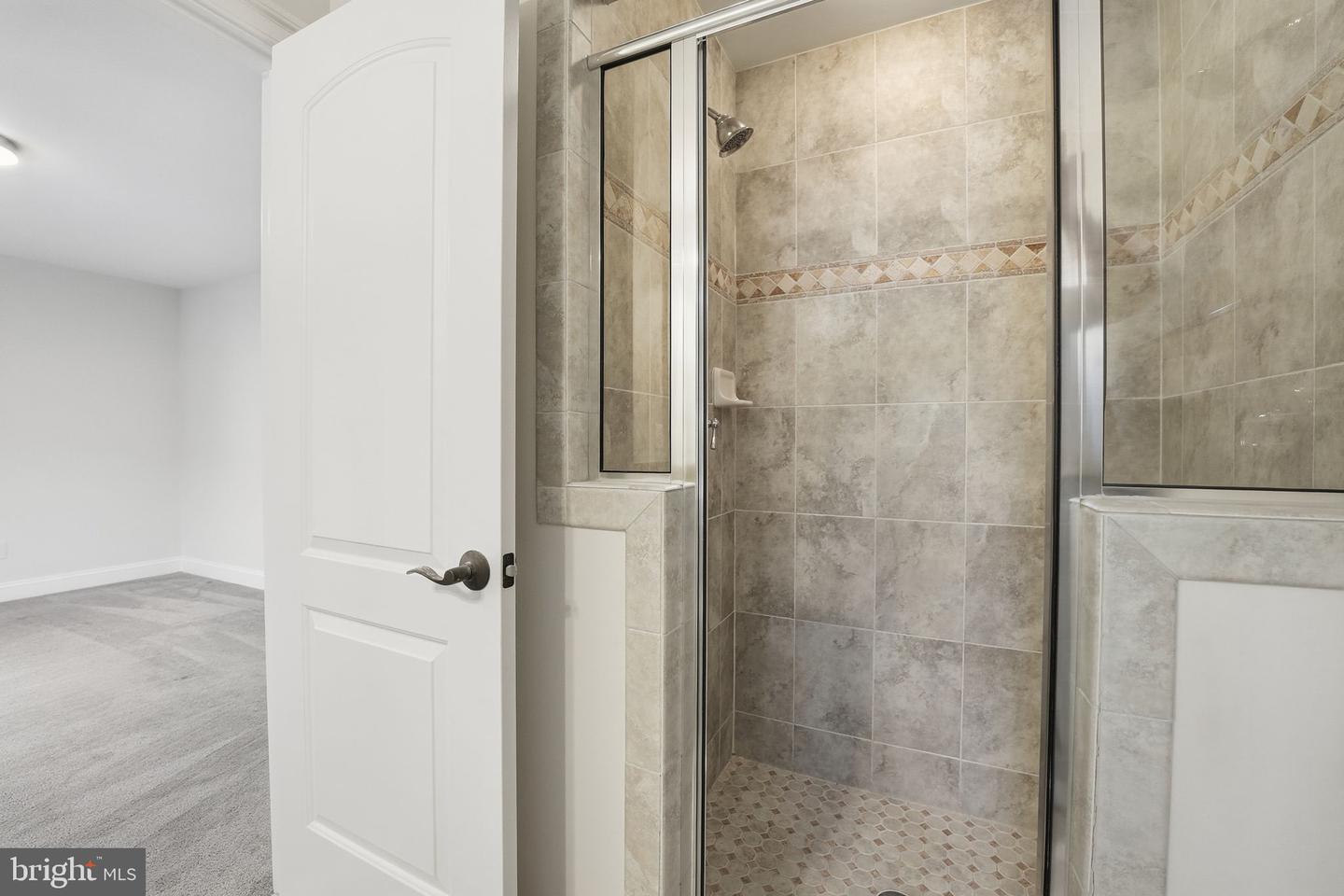 2905 HIBBARD ST, OAKTON, Virginia 22124, 5 Bedrooms Bedrooms, ,4 BathroomsBathrooms,Residential,For sale,2905 HIBBARD ST,VAFX2287490 MLS # VAFX2287490