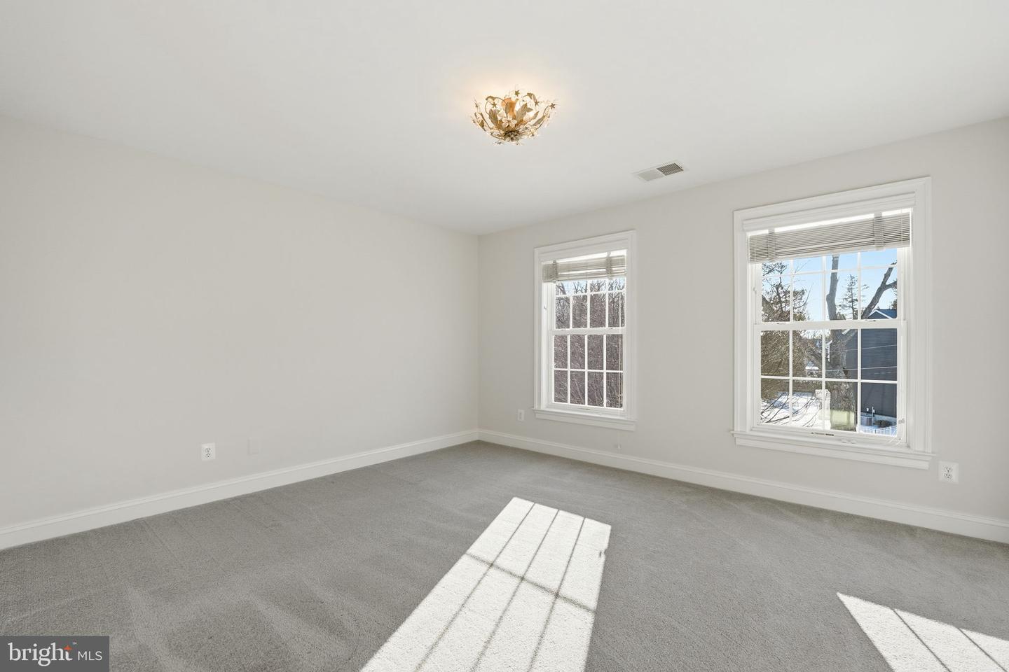 2905 HIBBARD ST, OAKTON, Virginia 22124, 5 Bedrooms Bedrooms, ,4 BathroomsBathrooms,Residential,For sale,2905 HIBBARD ST,VAFX2287490 MLS # VAFX2287490