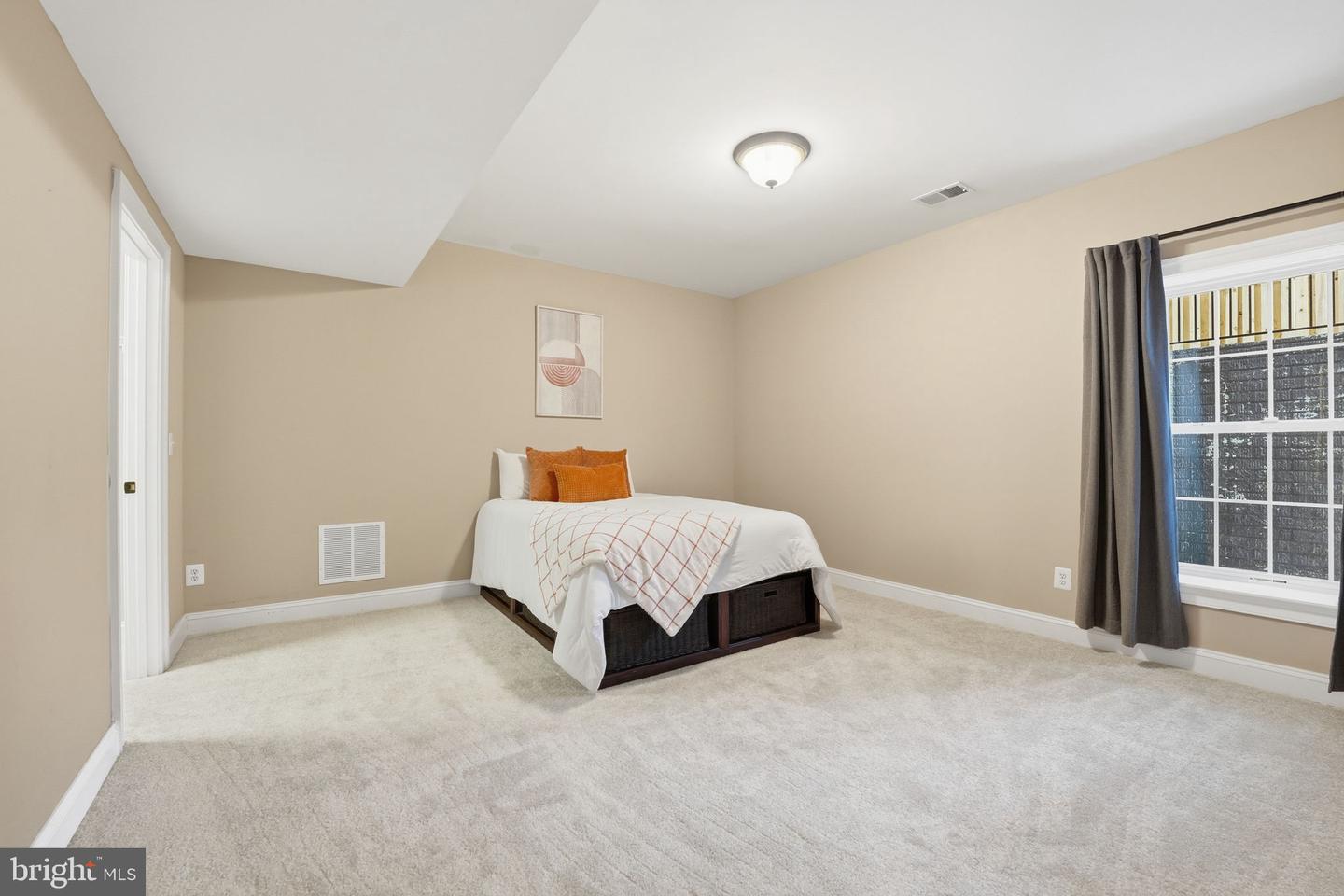 2905 HIBBARD ST, OAKTON, Virginia 22124, 5 Bedrooms Bedrooms, ,4 BathroomsBathrooms,Residential,For sale,2905 HIBBARD ST,VAFX2287490 MLS # VAFX2287490