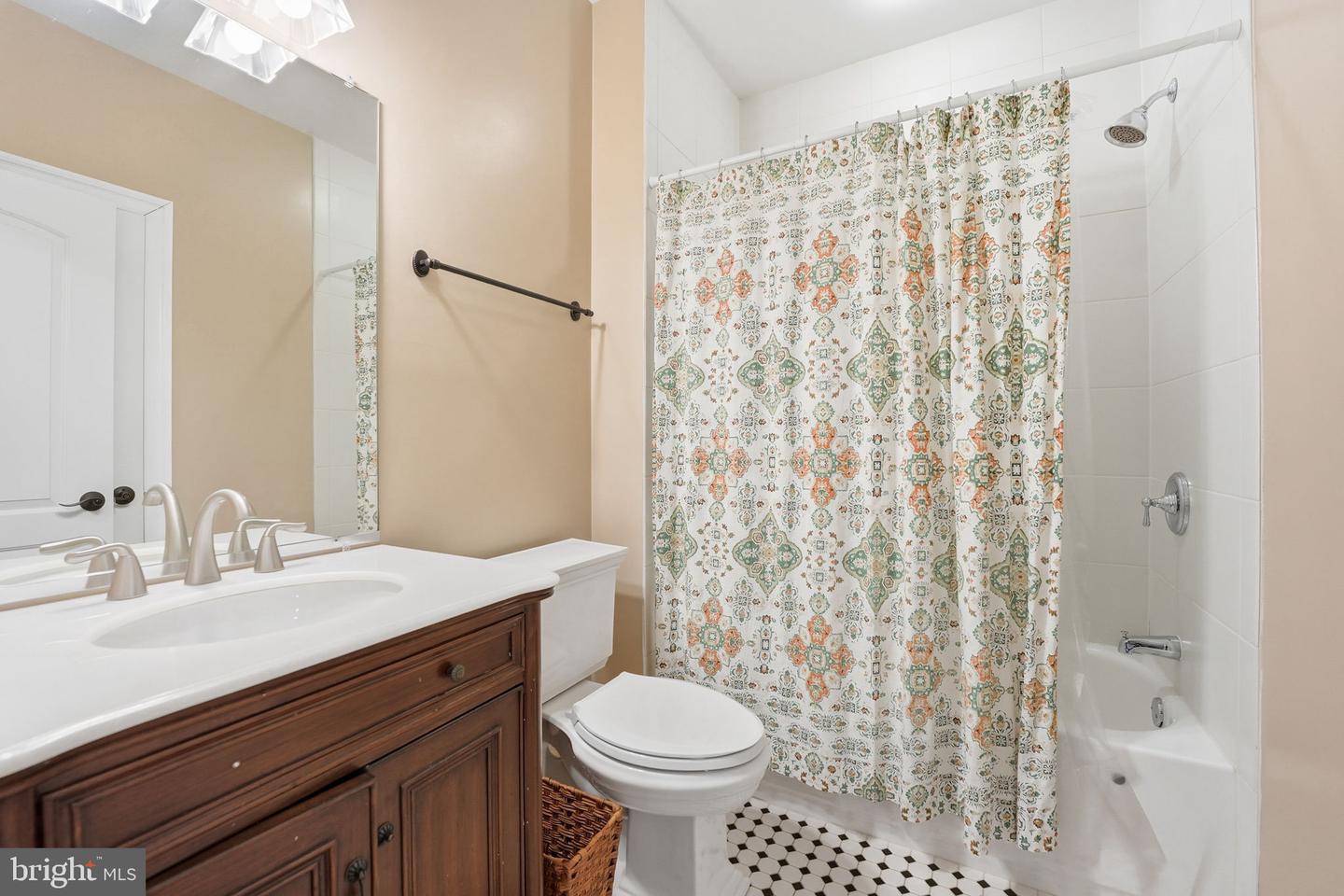 2905 HIBBARD ST, OAKTON, Virginia 22124, 5 Bedrooms Bedrooms, ,4 BathroomsBathrooms,Residential,For sale,2905 HIBBARD ST,VAFX2287490 MLS # VAFX2287490