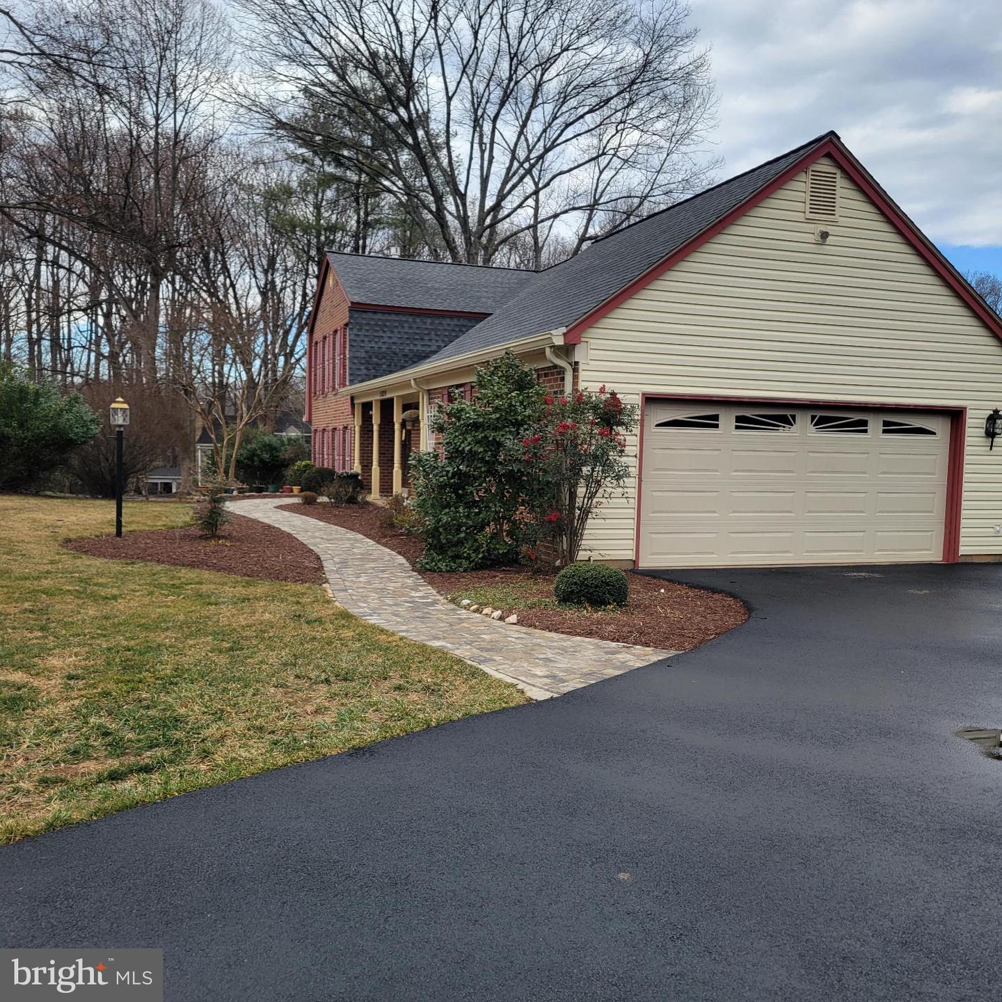 11820 WAYLAND ST, OAKTON, Virginia 22124, 4 Bedrooms Bedrooms, 15 Rooms Rooms,3 BathroomsBathrooms,Residential,For sale,11820 WAYLAND ST,VAFX2287634 MLS # VAFX2287634