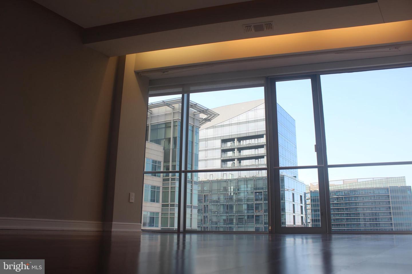 1111 19TH ST N #2705, ARLINGTON, Virginia 22209, 2 Bedrooms Bedrooms, 2 Rooms Rooms,2 BathroomsBathrooms,Residential,For sale,1111 19TH ST N #2705,VAAR2068180 MLS # VAAR2068180