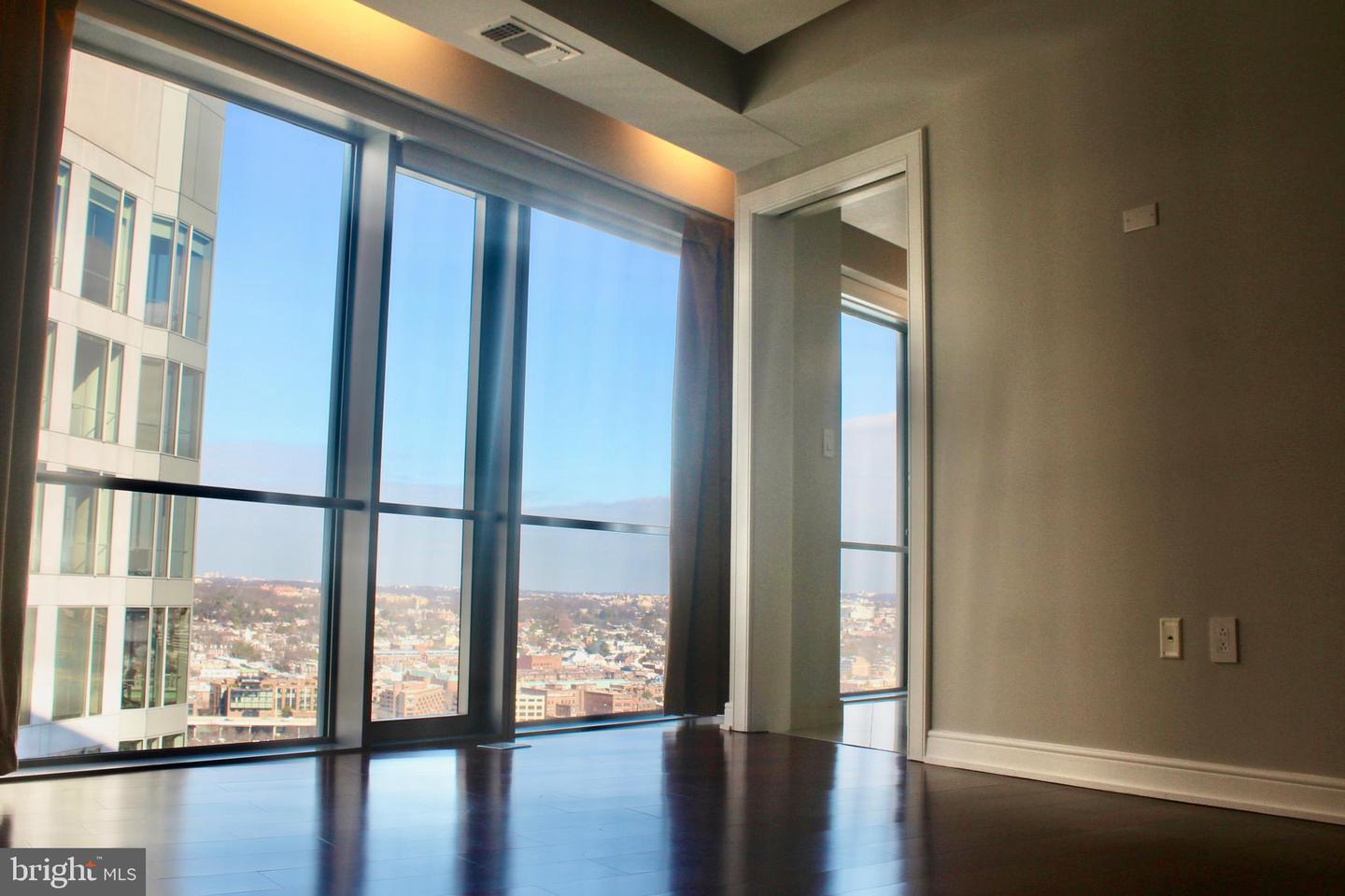 1111 19TH ST N #2705, ARLINGTON, Virginia 22209, 2 Bedrooms Bedrooms, 2 Rooms Rooms,2 BathroomsBathrooms,Residential,For sale,1111 19TH ST N #2705,VAAR2068180 MLS # VAAR2068180