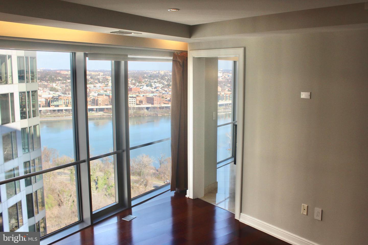 1111 19TH ST N #2705, ARLINGTON, Virginia 22209, 2 Bedrooms Bedrooms, 2 Rooms Rooms,2 BathroomsBathrooms,Residential,For sale,1111 19TH ST N #2705,VAAR2068180 MLS # VAAR2068180