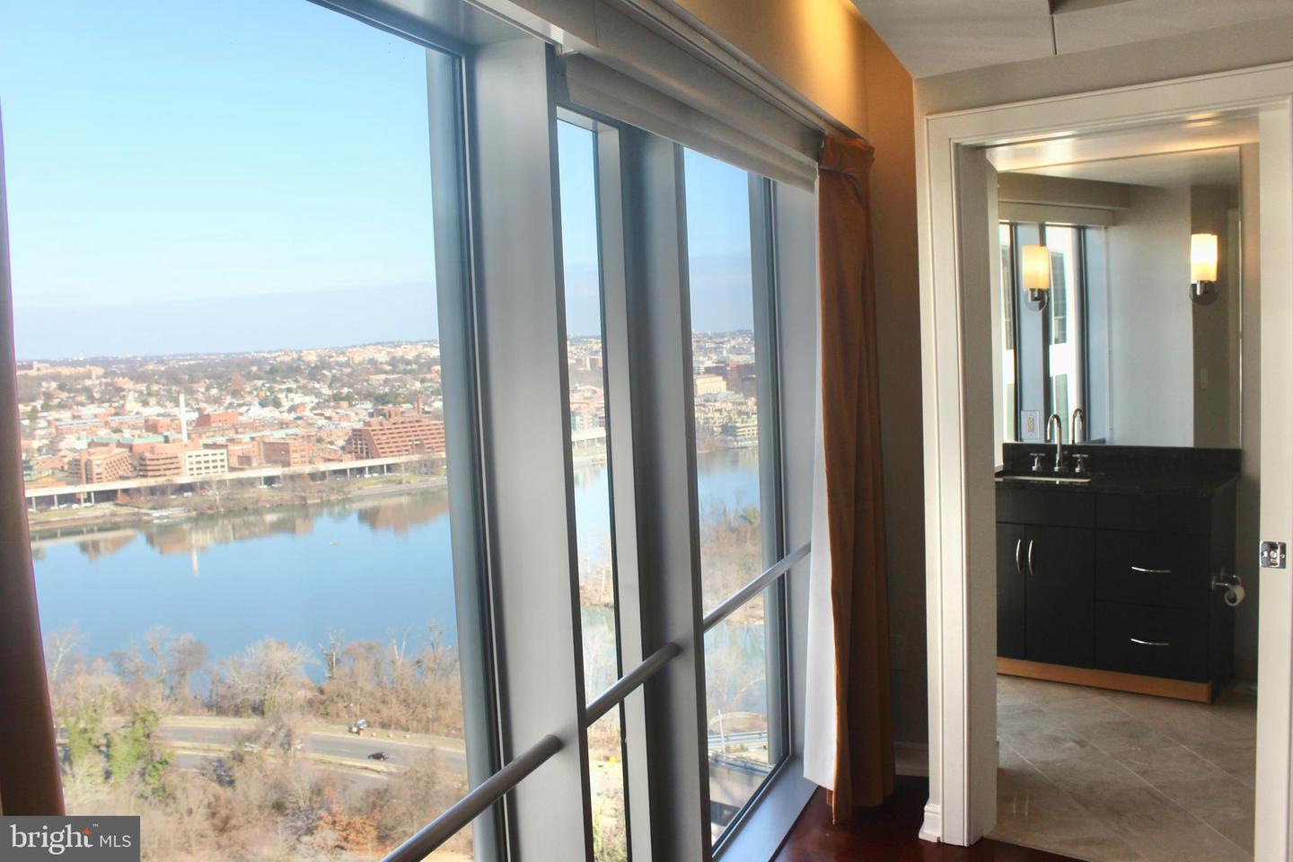 1111 19TH ST N #2705, ARLINGTON, Virginia 22209, 2 Bedrooms Bedrooms, 2 Rooms Rooms,2 BathroomsBathrooms,Residential,For sale,1111 19TH ST N #2705,VAAR2068180 MLS # VAAR2068180