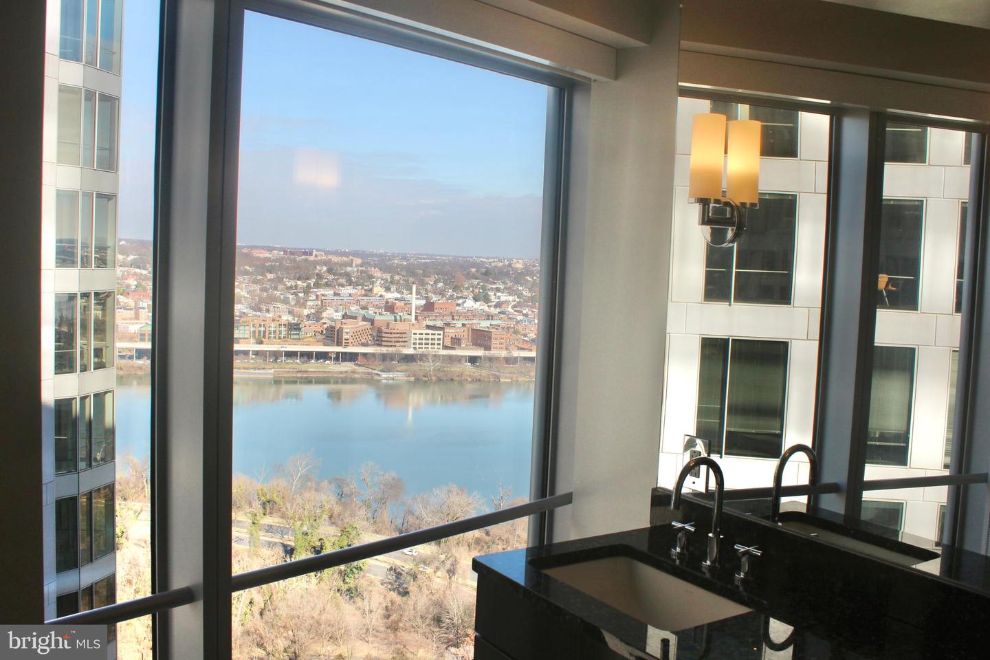 1111 19TH ST N #2705, ARLINGTON, Virginia 22209, 2 Bedrooms Bedrooms, 2 Rooms Rooms,2 BathroomsBathrooms,Residential,For sale,1111 19TH ST N #2705,VAAR2068180 MLS # VAAR2068180