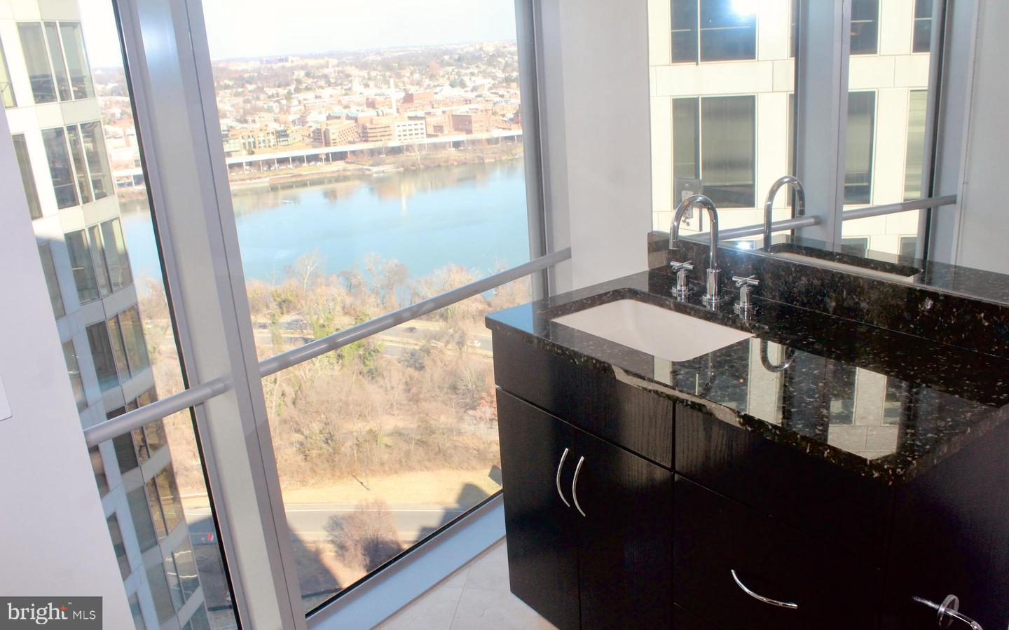 1111 19TH ST N #2705, ARLINGTON, Virginia 22209, 2 Bedrooms Bedrooms, 2 Rooms Rooms,2 BathroomsBathrooms,Residential,For sale,1111 19TH ST N #2705,VAAR2068180 MLS # VAAR2068180