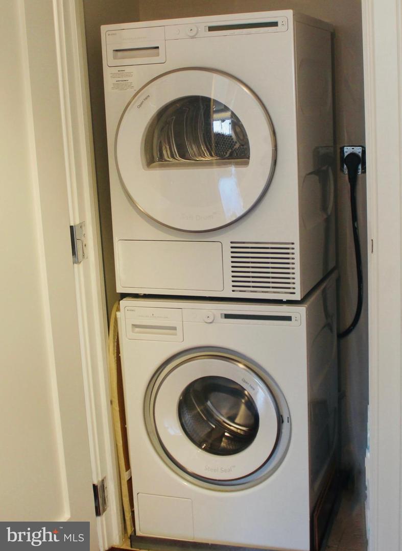 1111 19TH ST N #2705, ARLINGTON, Virginia 22209, 2 Bedrooms Bedrooms, 2 Rooms Rooms,2 BathroomsBathrooms,Residential,For sale,1111 19TH ST N #2705,VAAR2068180 MLS # VAAR2068180