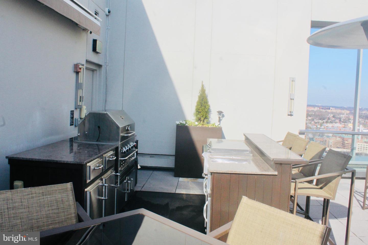 1111 19TH ST N #2705, ARLINGTON, Virginia 22209, 2 Bedrooms Bedrooms, 2 Rooms Rooms,2 BathroomsBathrooms,Residential,For sale,1111 19TH ST N #2705,VAAR2068180 MLS # VAAR2068180