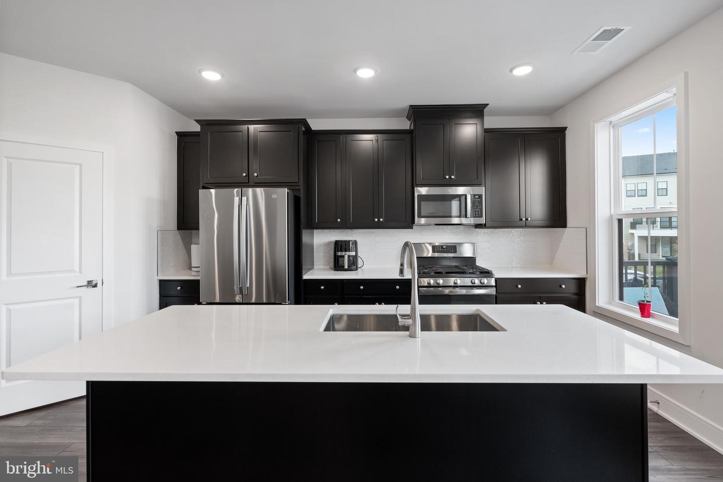 43376 FARRINGDON SQ, BROADLANDS, Virginia 20148, 3 Bedrooms Bedrooms, ,2 BathroomsBathrooms,Residential,For sale,43376 FARRINGDON SQ,VALO2114726 MLS # VALO2114726